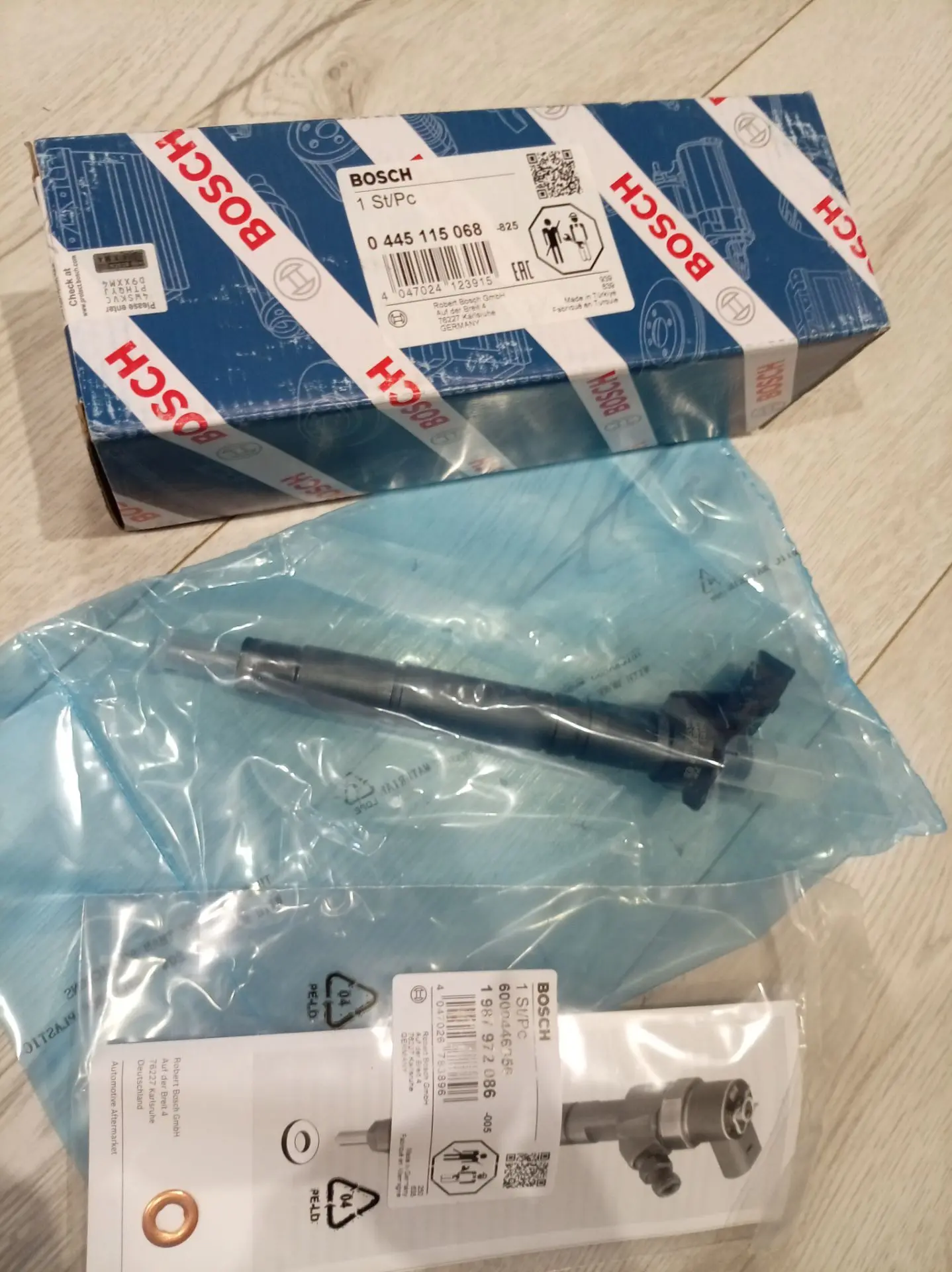 0445115068 BOSCH Форсунка Common Rail MERCEDES 2.2 CDi OM646 артикул OEM MERCEDES-BENZ ...
