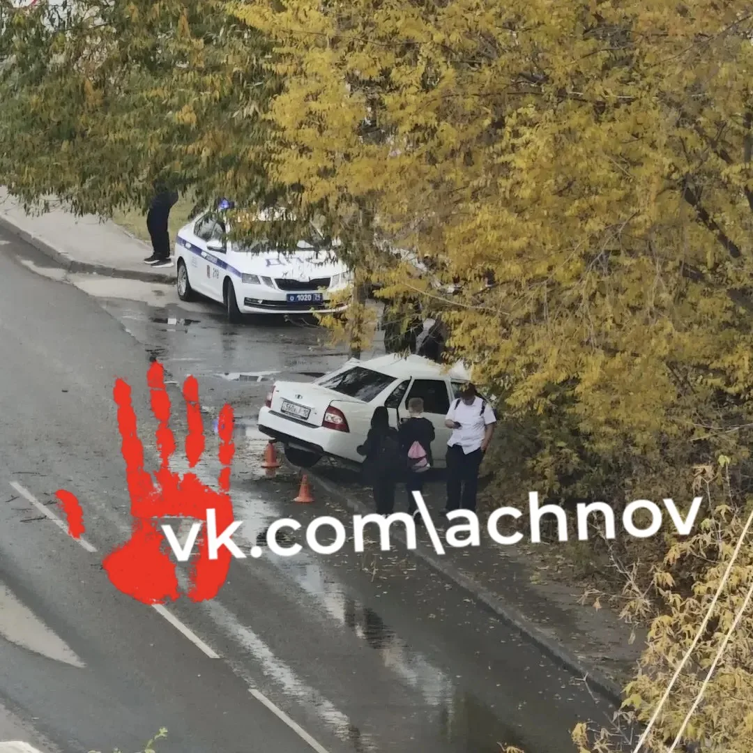 🚨 19-летний лихач на  «Приоре» врезался в электроопору. Пострадали два человека