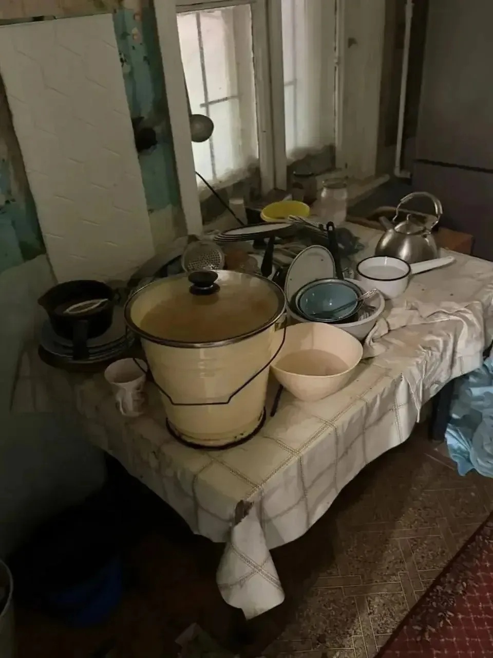 ❗️В Екатеринбурге нашли мать с четырьмя детьми нашли в полузаброшенном доме