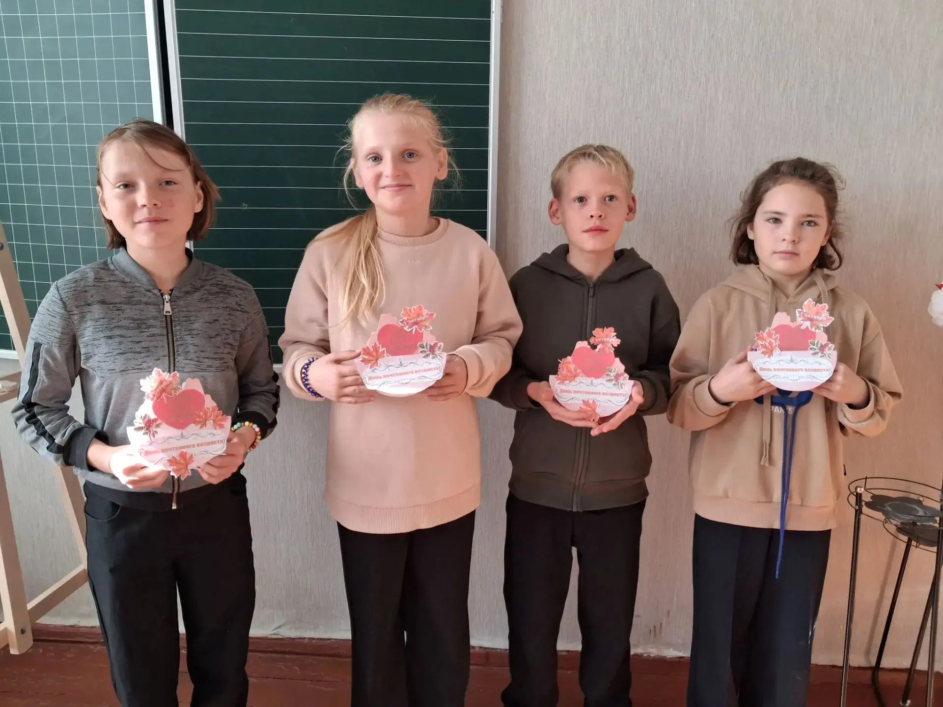 🌸 Тепло наших сердец — любимым бабушкам и дедушкам!