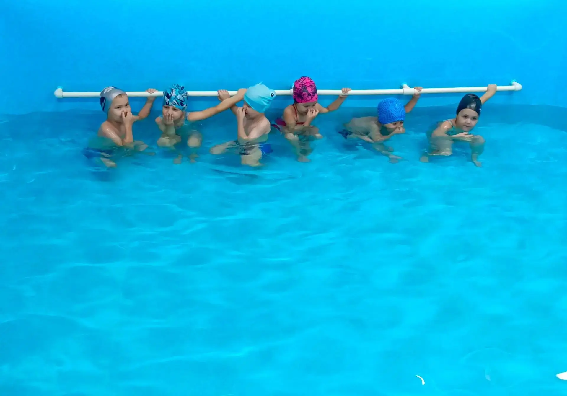 🏊‍♀️ Старшая логопедическая группа: старт занятий в бассейне дан!