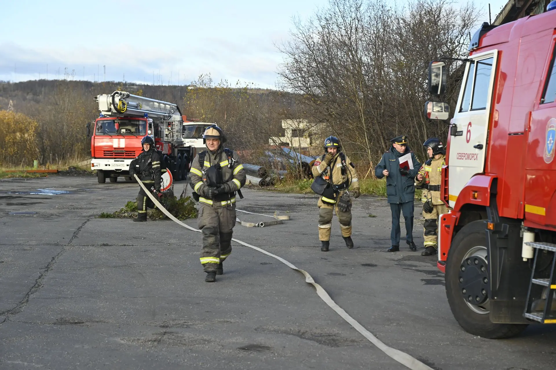 🚒 Сегодня пожарные расчеты по тревоге были вызваны на ул. Адмирала Чабаненко, 23 и кот...