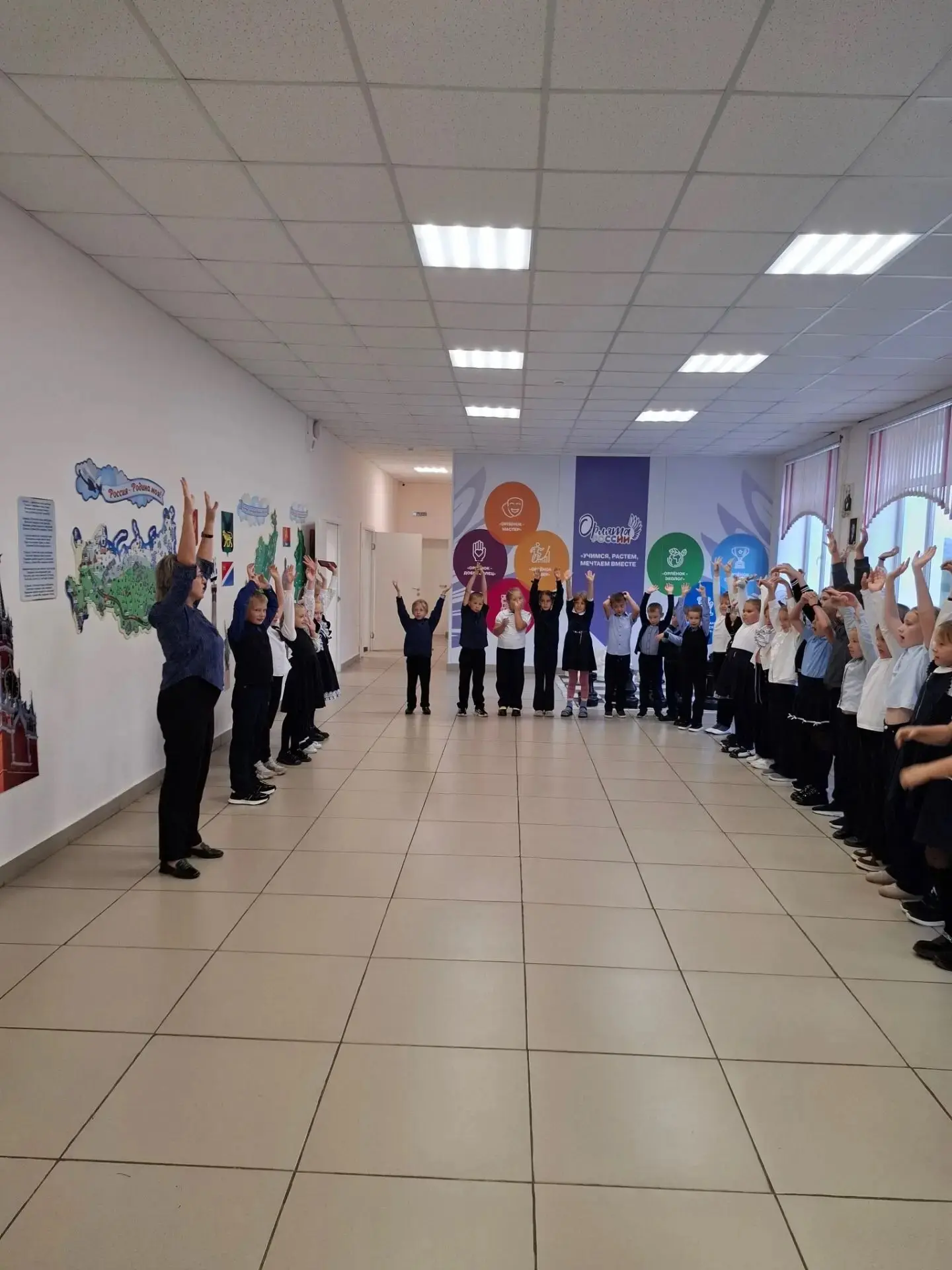 ✨Маленькие руки — большие поступки!  На прошлой неделе наши начальные классы превратили...