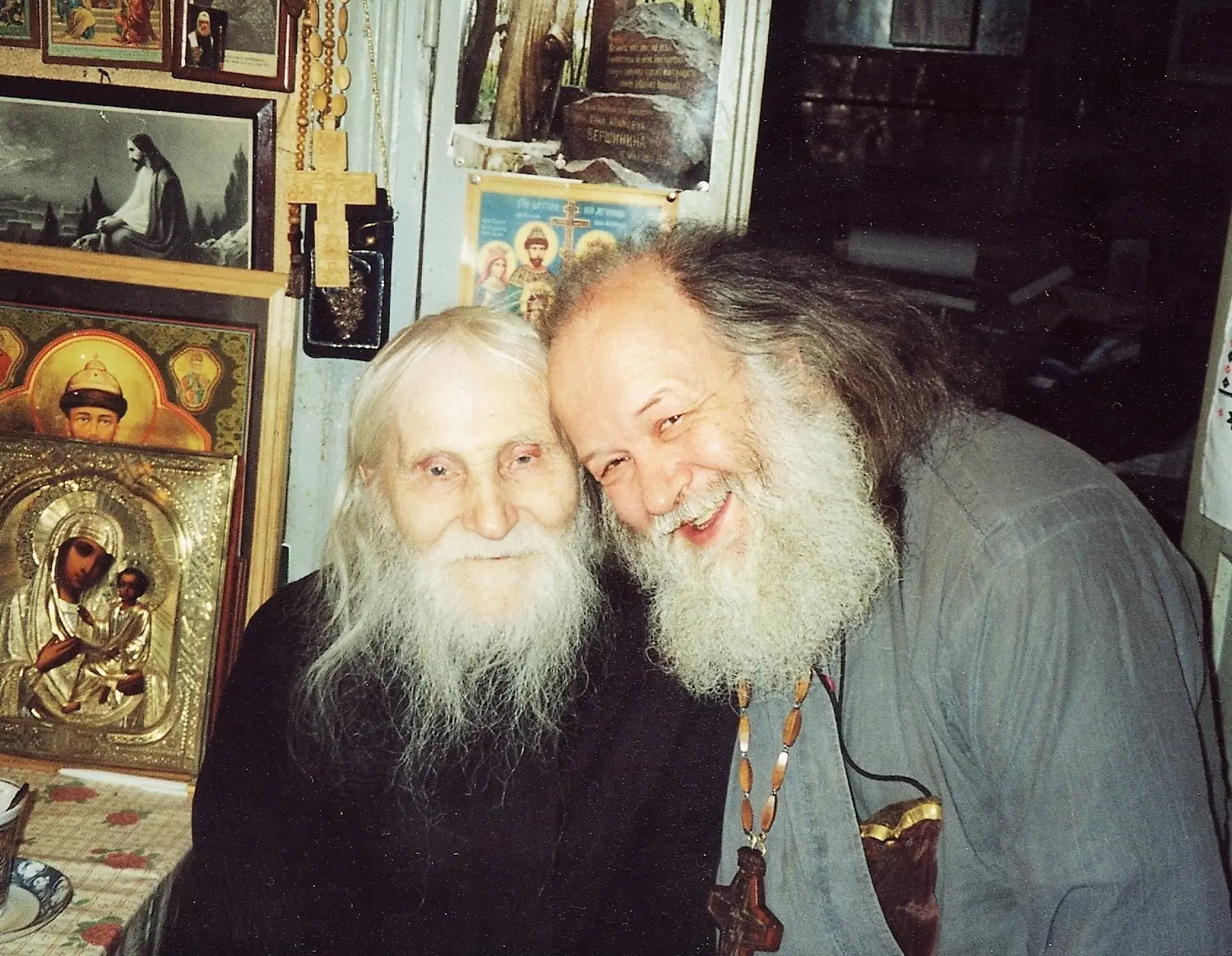 Вы знаете, от старцев таким теплом, такой любовью веет, что просто на все готов. Бывало...