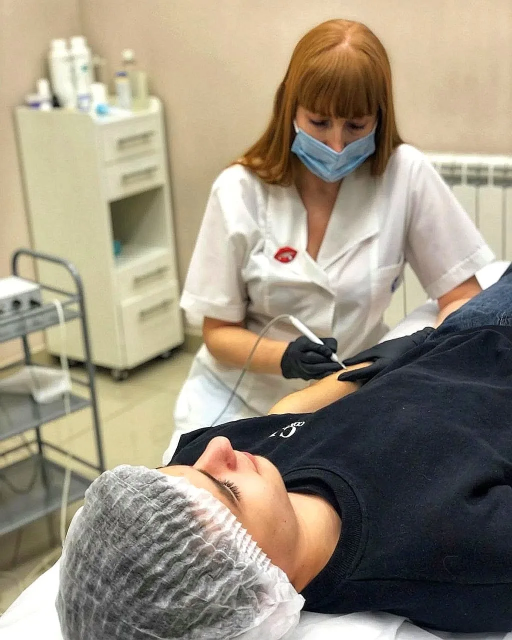 Друзья, рубрику «здоровье и красота» сегодня возглавляет Галина Данилова, врач дерматол...