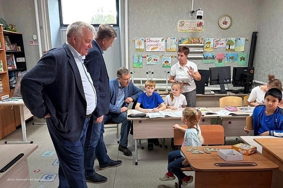 🤝Воронежские депутаты посетили Новоусманский социально-реабилитационный центр