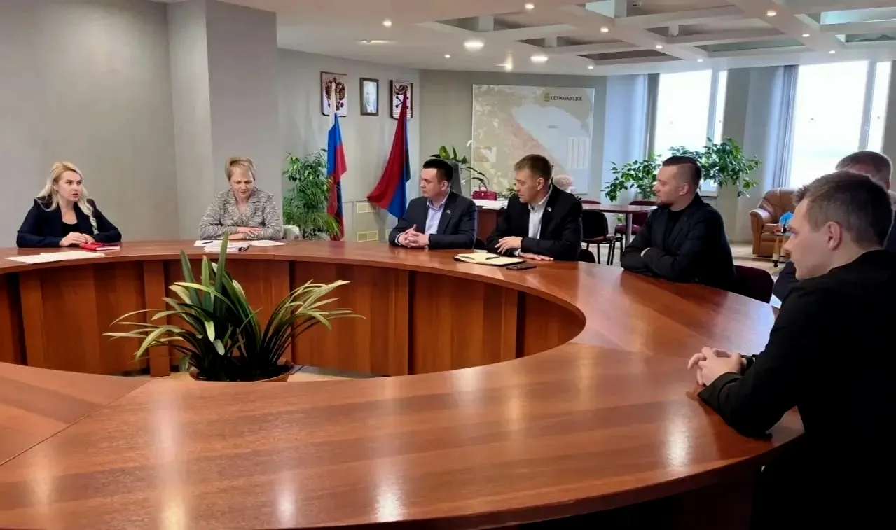 Друзья, всем привет! 👋 Вместе с коллегами по фракциям СПРАВЕДЛИВАЯ РОССИЯ в Заксобрани...