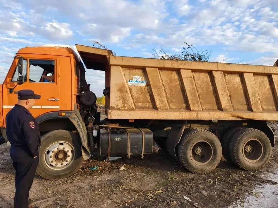 🚯 В Тамбовском округе выявили незаконную свалку мусора и строительных отходов