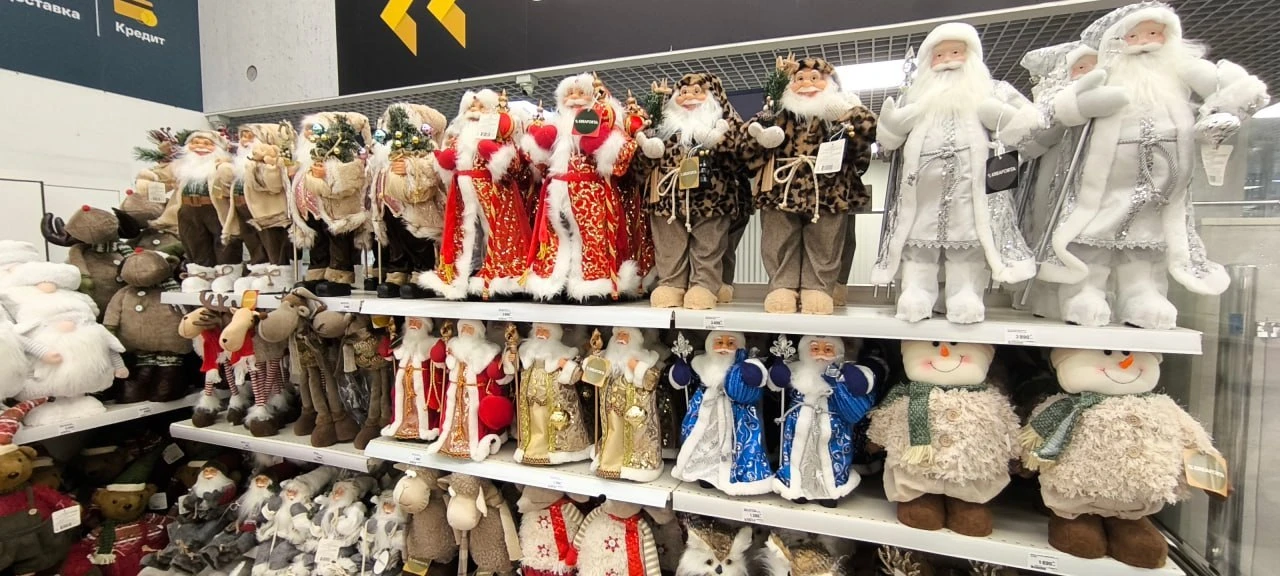 🎄 Новый год уже на полках: в Тюмени начали продавать новогодние украшения