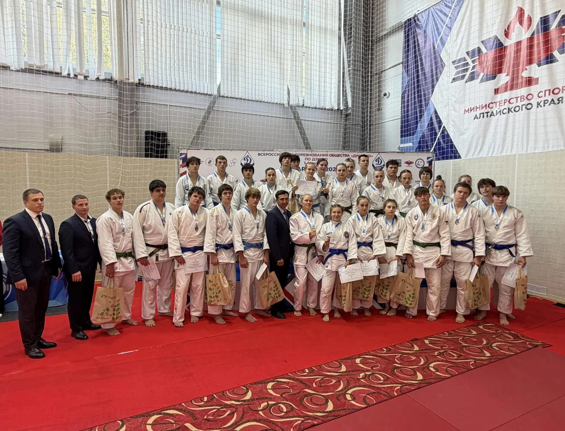 🏆 «Гудвилл» поддержал Всероссийские соревнования по дзюдо в Барнауле