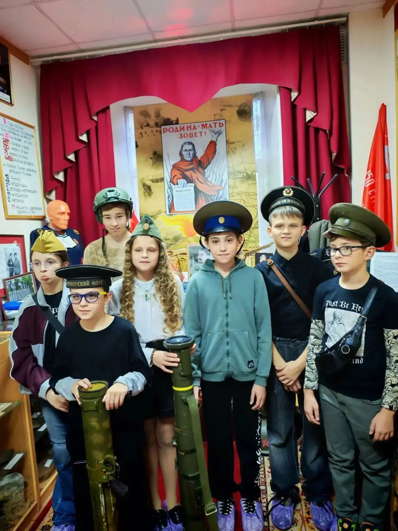 Сегодня ученики 6 «Б» класса вместе с классным руководителем и родителями посетили увле...