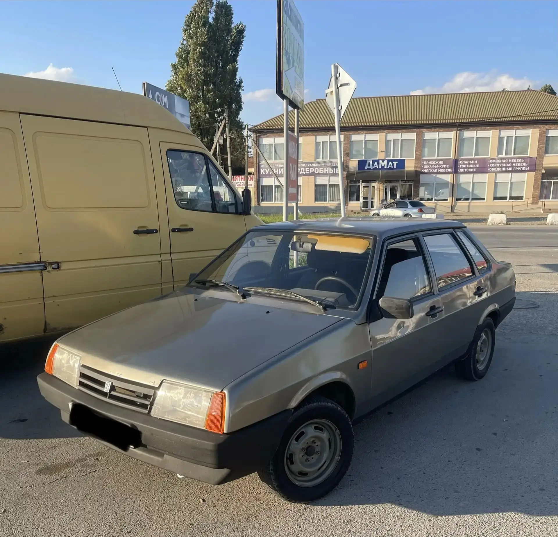 Продам ваз 21099 2002 год,мотор 16кл(не вписан)едет очень достойно,документы чистые,цен...