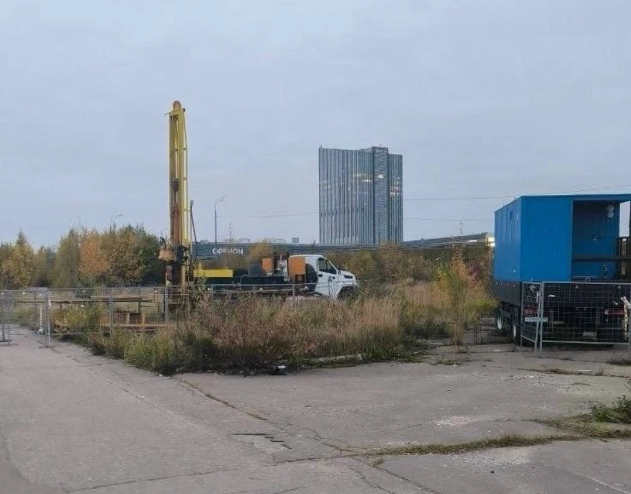 🚜 Между будущими станциями метро «Сколково» и «Сколтех» ведутся геологоразведочные работы