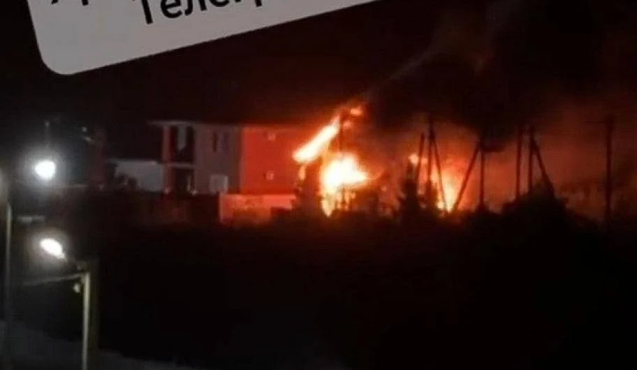 Под Ярославлем вспыхнул жилой дом