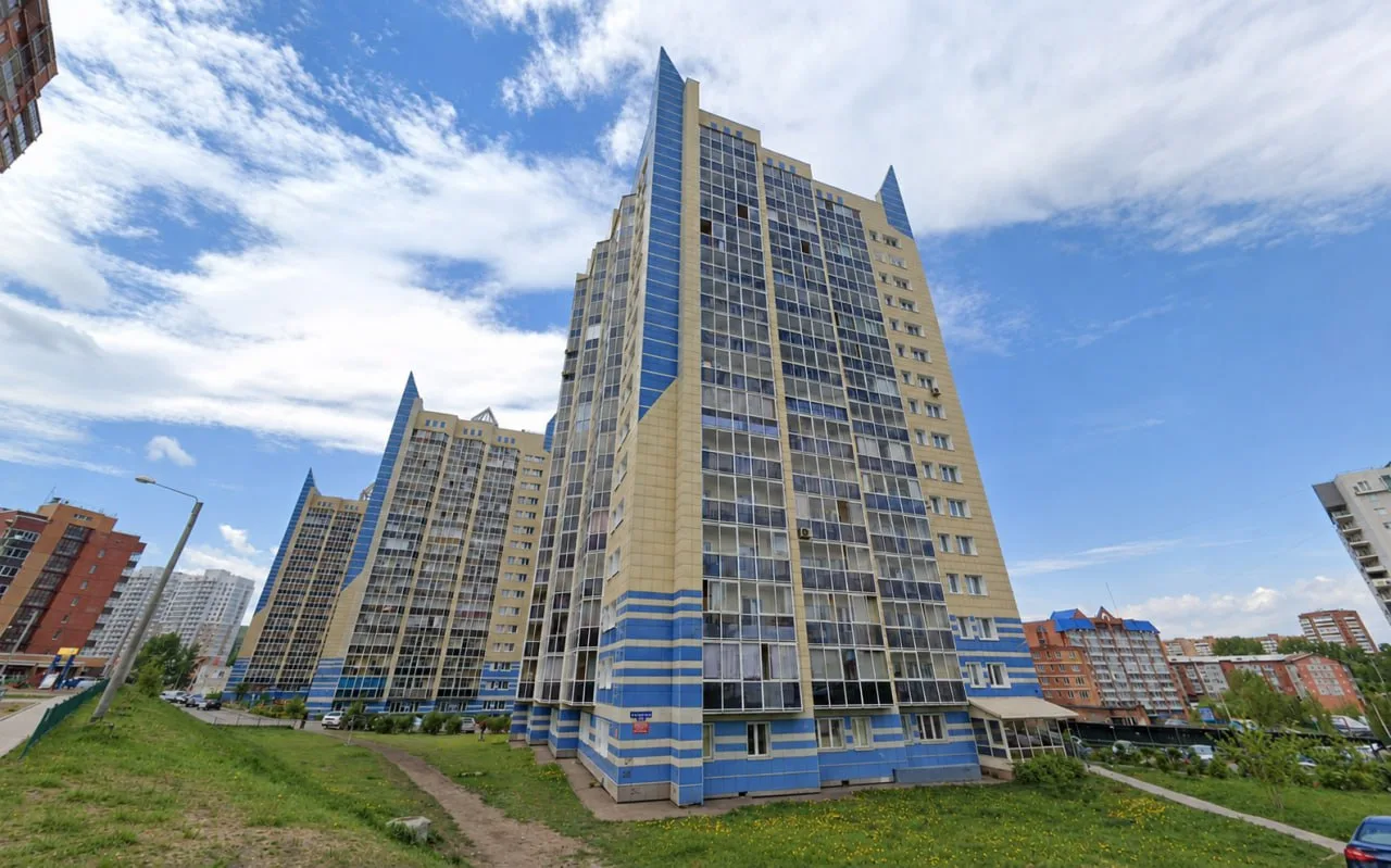 Жители шести высоток на Вильского борются с застройщиком за землю