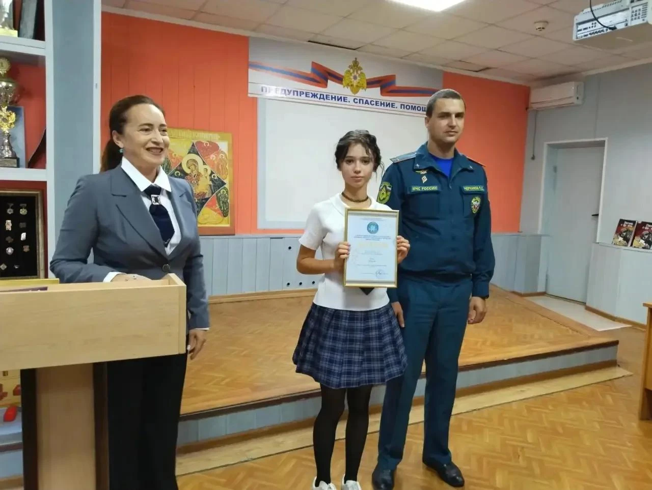 Школьница из Анапы заняла первое место на региональном этапе фестиваля МЧС России