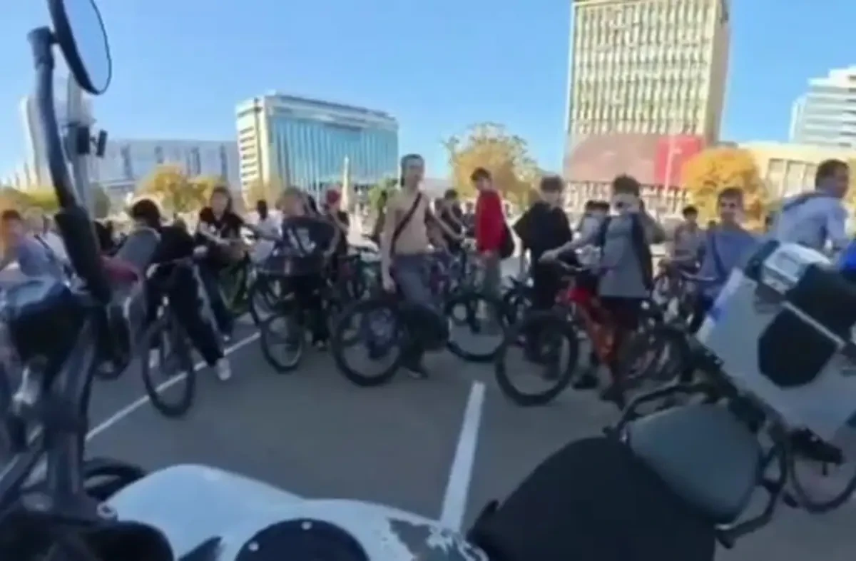 📰 Нарушавших порядок подростков на велосипедах остановила полиция в Краснодаре