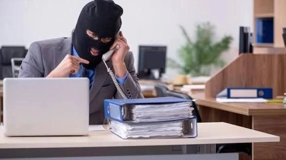 МОШЕННИКИ ЗВОНЯТ ПОД ВИДОМ СОТРУДНИКОВ ИНТЕРНЕТ-ПРОВАЙДЕРОВ И ПРЕДЛАГАЮТ СМЕНИТЬ ТАРИФ ...