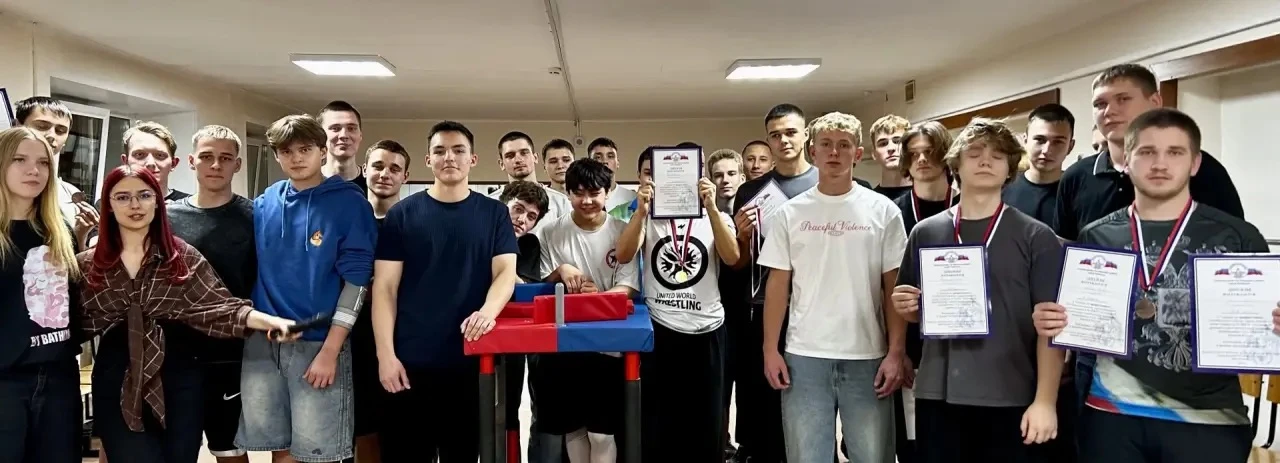Сила 💪 , характер и воля к победе: в Октябрьском районе провели турнир по армрестлингу...