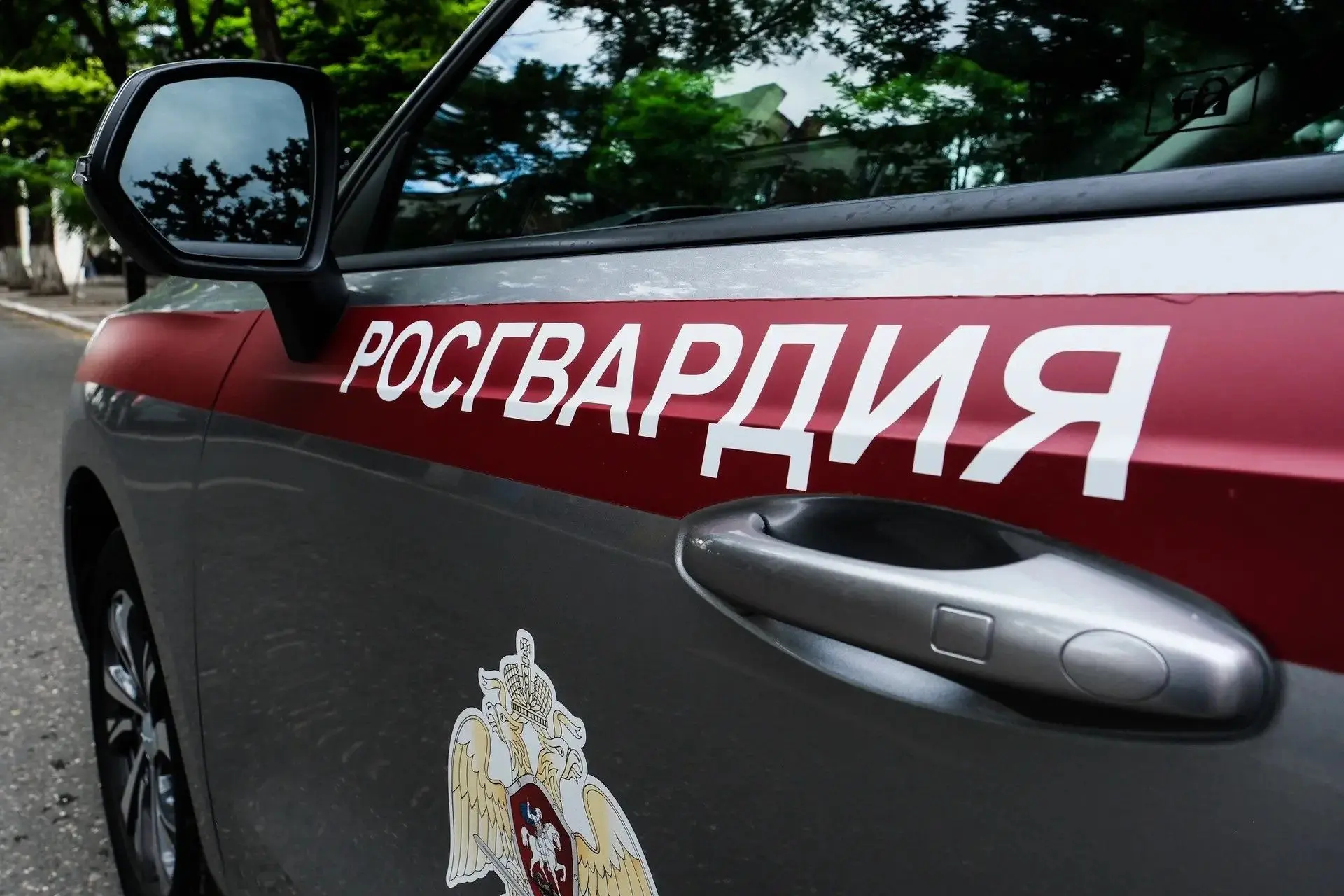 В Астрахани росгвардейцы задержали пьяного хулигана, устроившего дебош в храме