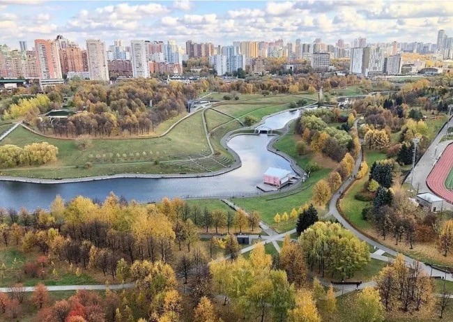 Родион Газманов и Ян Гусев обсудили обращения жителей Тропарево-Никулино и наметили сов...