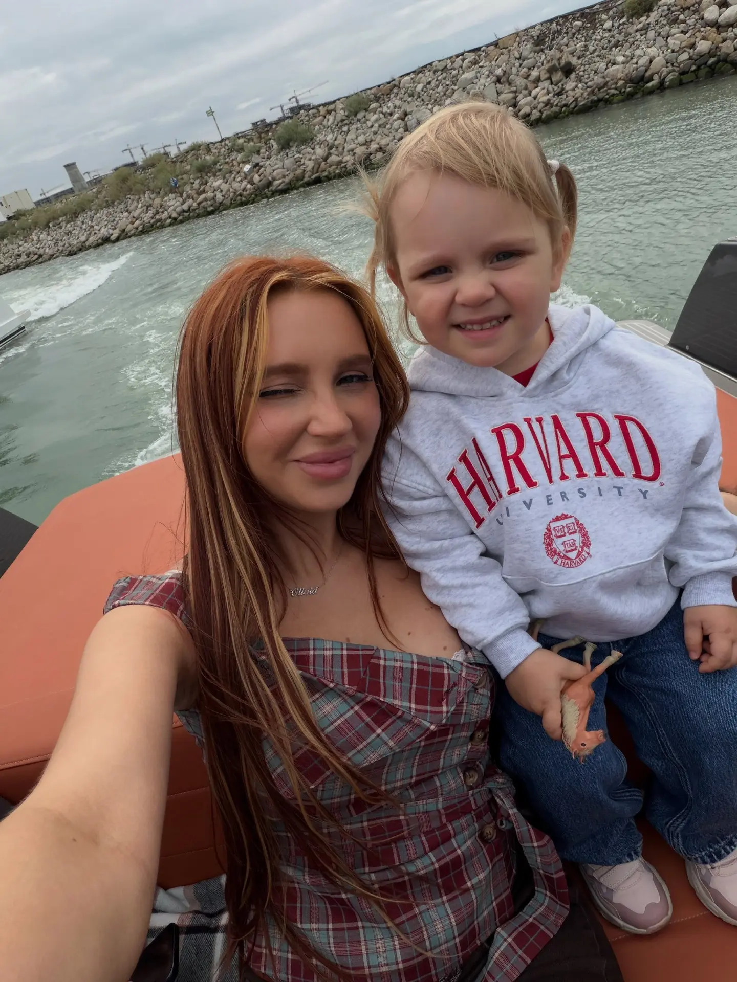 Юля Годунова поделилась фотками со своей дочкой из Баку 🥰