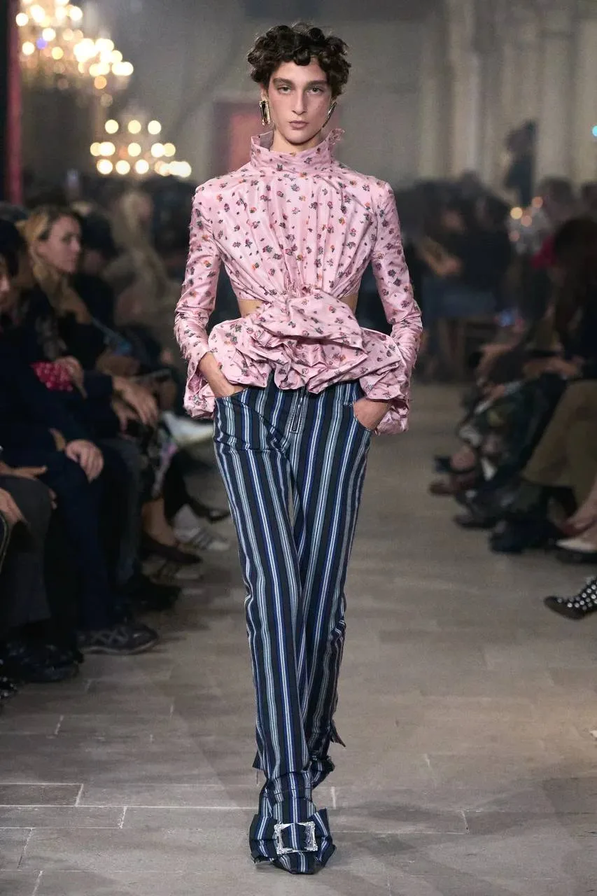Я решила от и до изучить эту коллекцию Acne Studios. Вообще-то она очень красивая. Неко...
