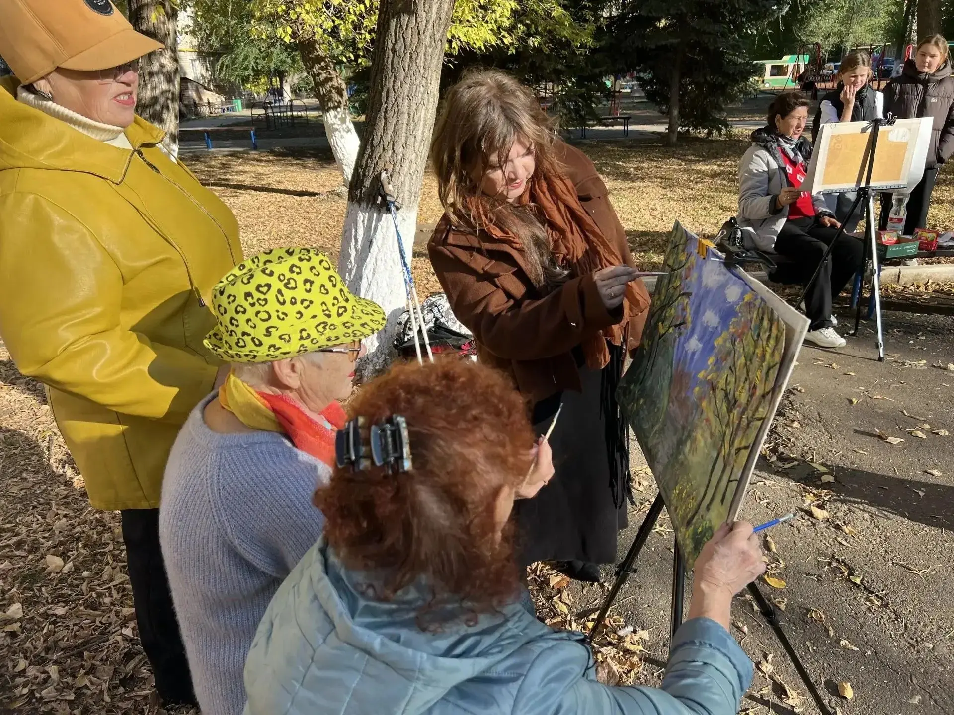 🎨 В рамках клуба «Вдохновение» прошёл осенний пленэр «Палитра осени»