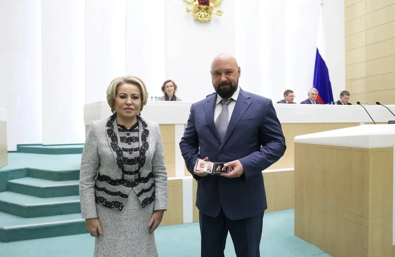 Владимир Кошелев получил удостоверение сенатора и приступил к работе в Совете Федерации