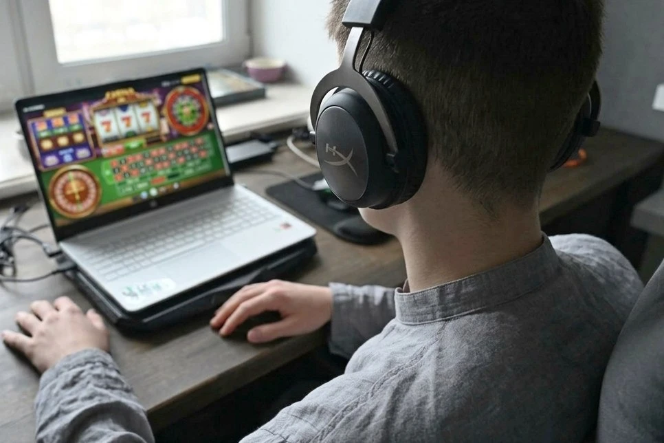 🎰В Уфе 11-летний мальчик проиграл больше миллиона и стал наркокурьером