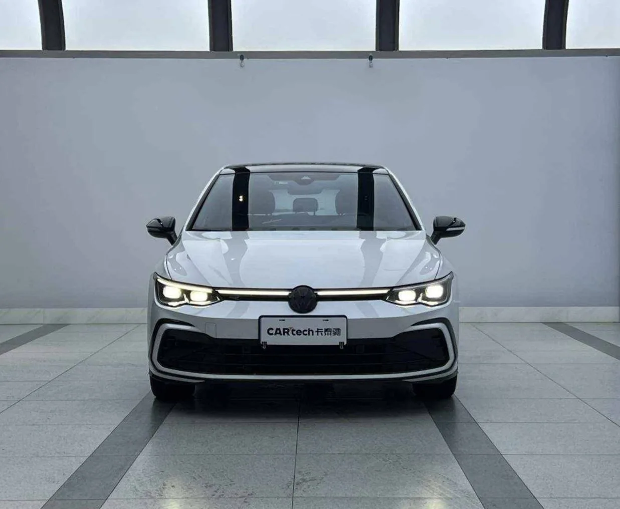 VW Golf R-Line