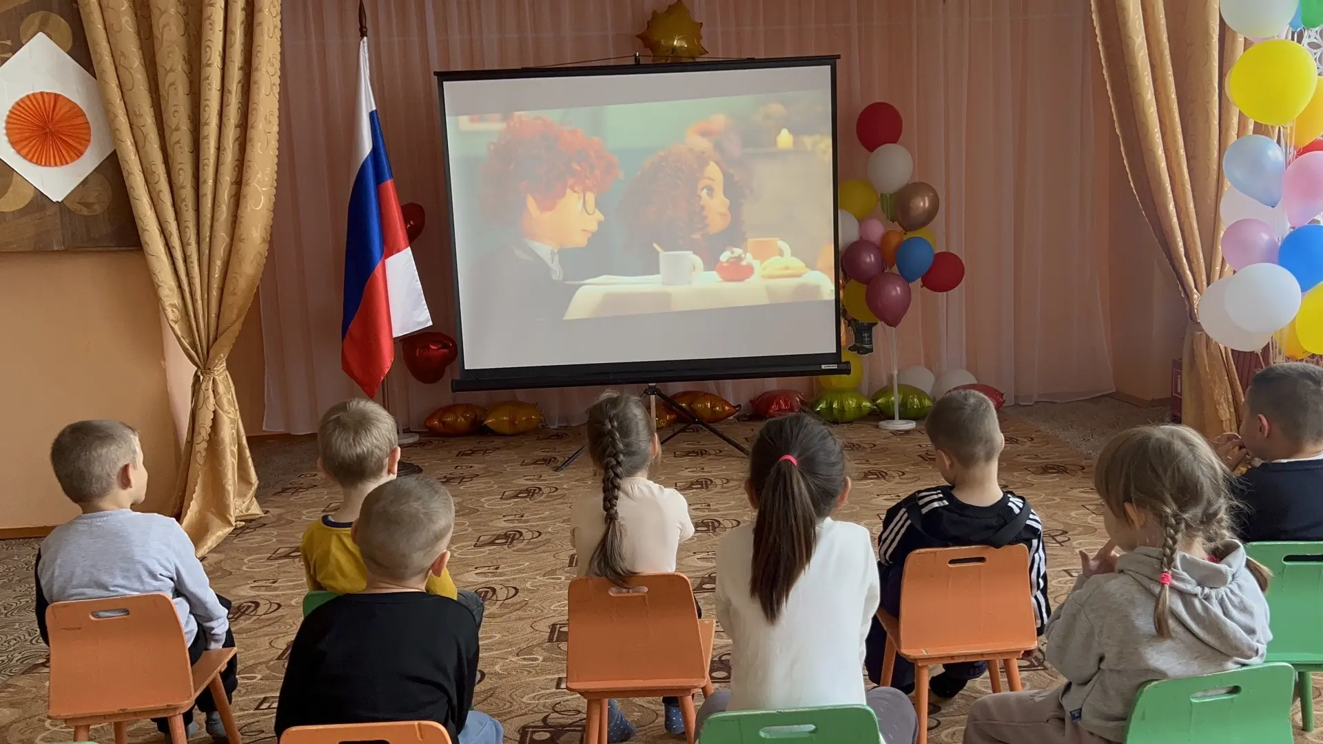 🎬 В старшей группе «Гномики» продолжается проект «Киноуроки для дошкольников»! 🧙‍♂️