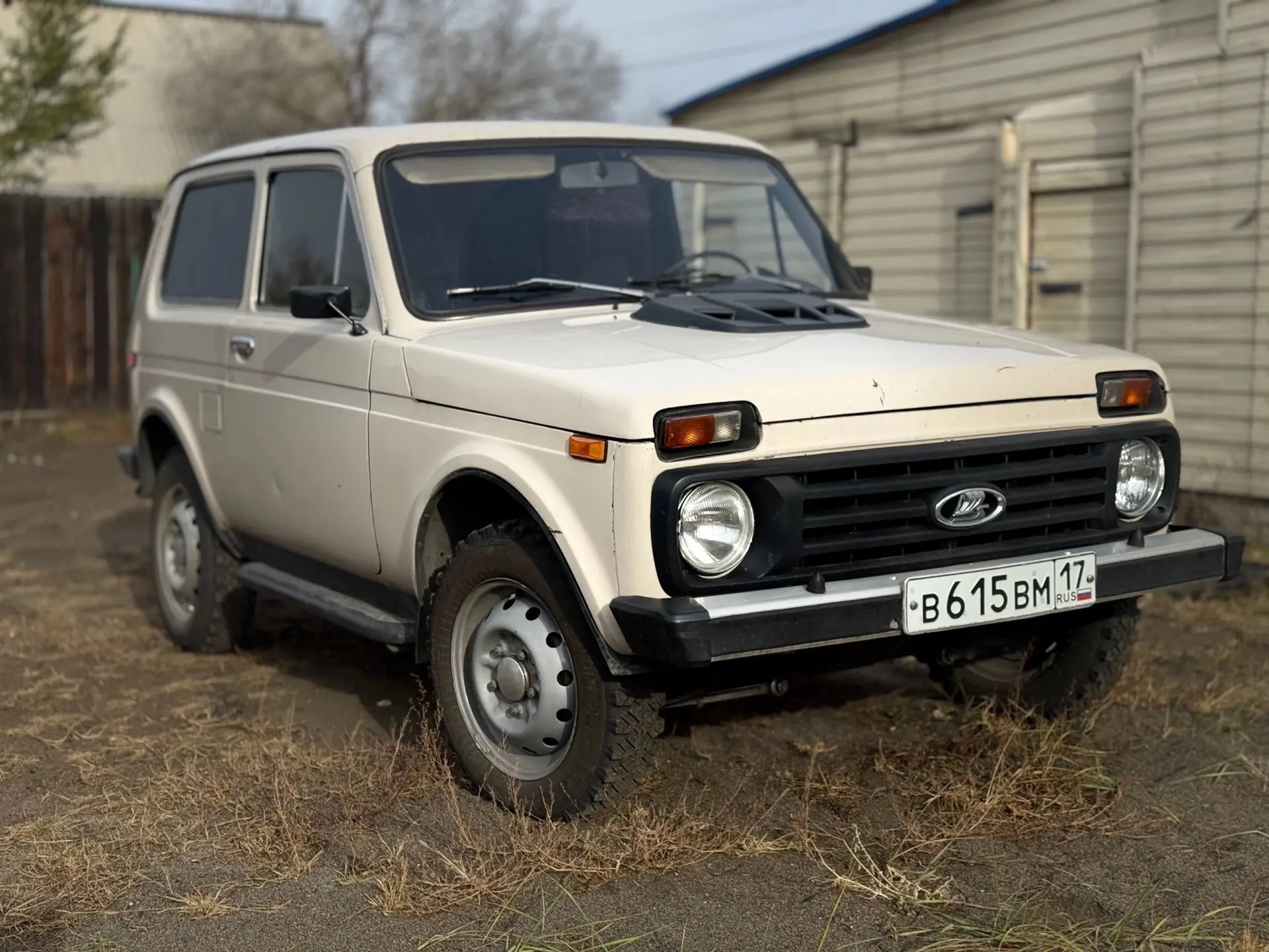 Продам УАЗ ниву 1990 года, цена 300тыс торг, ОТС СОБСТВЕННИК,