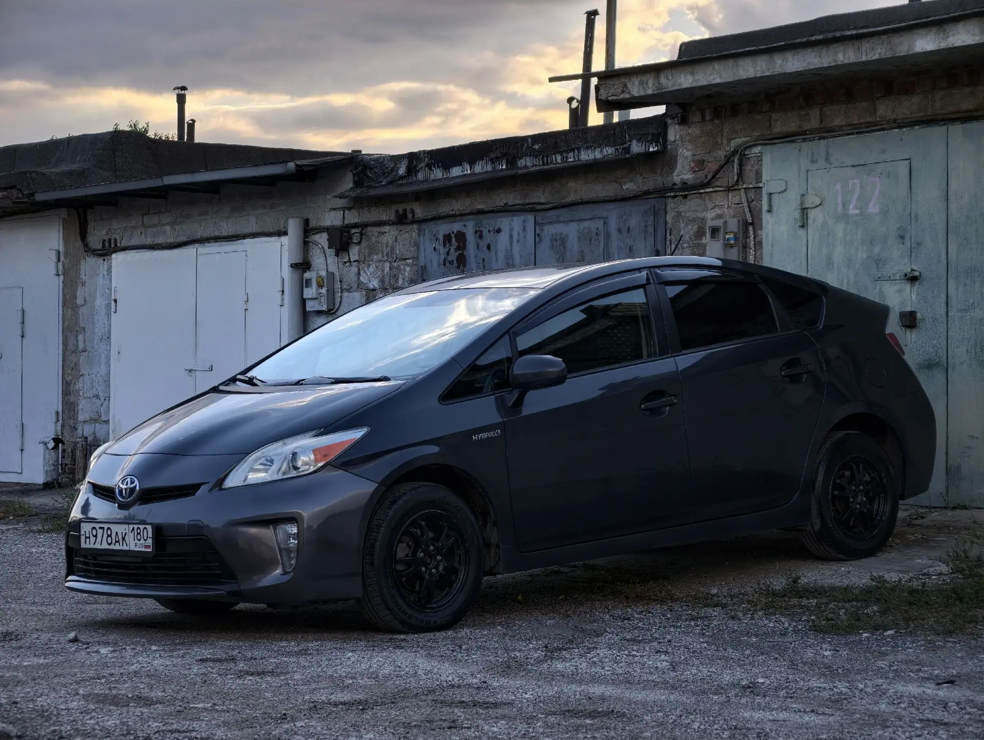 Продам Toyota Prius 30 1.8 рестайлинг 2014г.   Не крашеный!!!