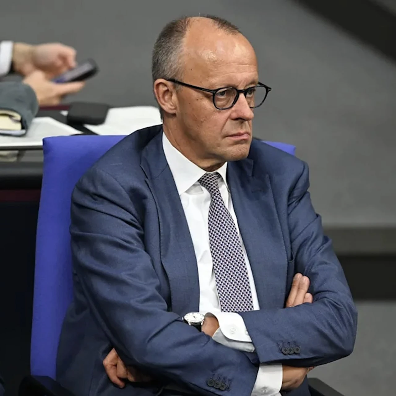 🇩🇪 «У меня нет намерения быть любимцем нации» – Мерц
