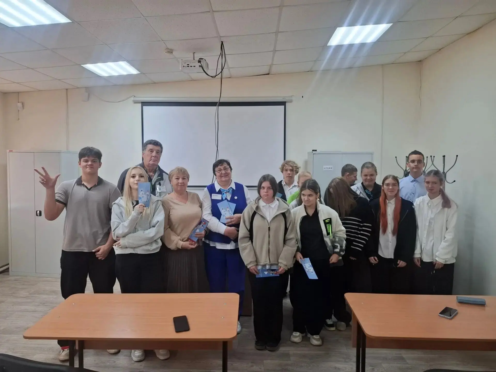 ПРОФОРИЕНТАЦИЯ В ДЕЙСТВИИ: 9‑КЛАССНИКИ ПОДЬЯПОЛЬСКОЙ ШКОЛЫ № 14 ЗАГЛЯНУЛИ В СВОЁ ПРОФЕС...