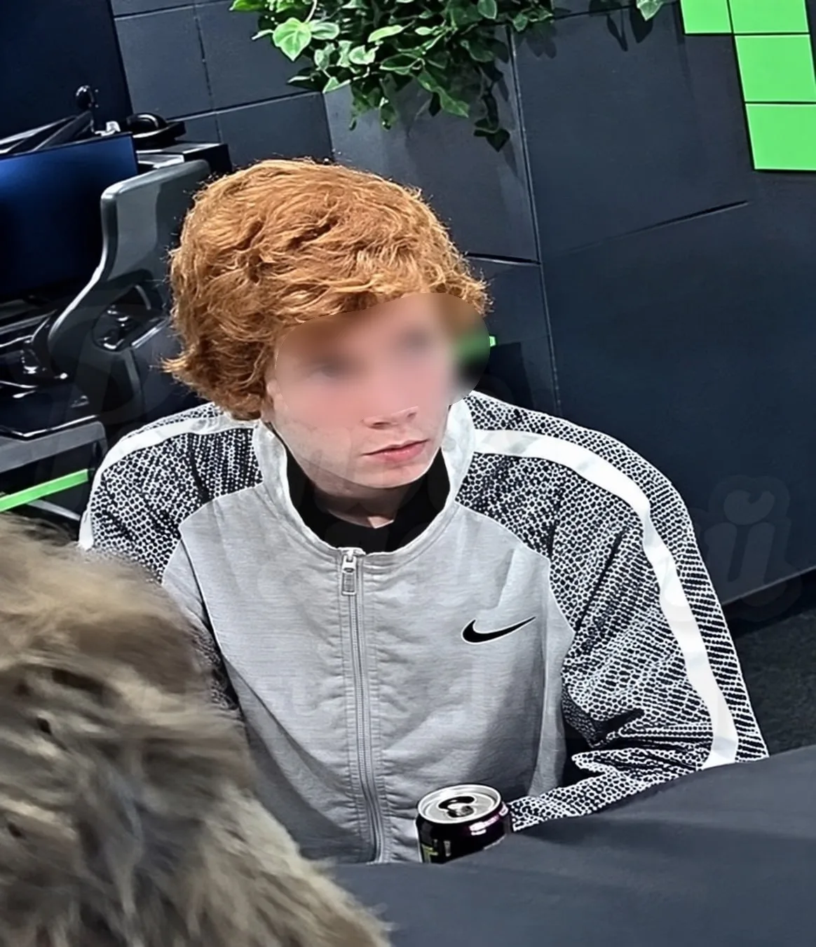 💳 Двое подростков 14-17 лет нашли на Северном чужую банковскую карту и 11, 12 октября ...
