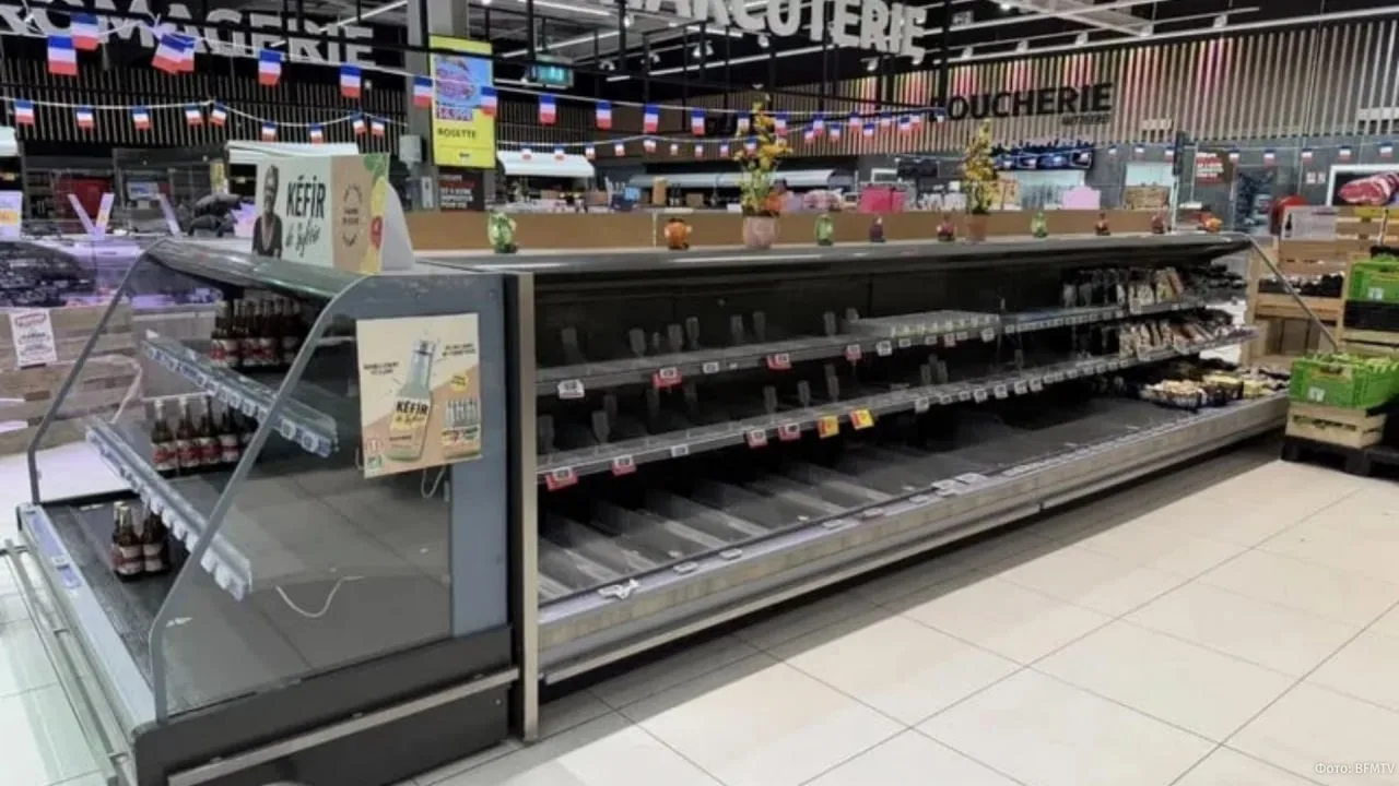 Тонны продуктов на выброс: продукты стухли во французских магазинах из-за атаки хакеров.