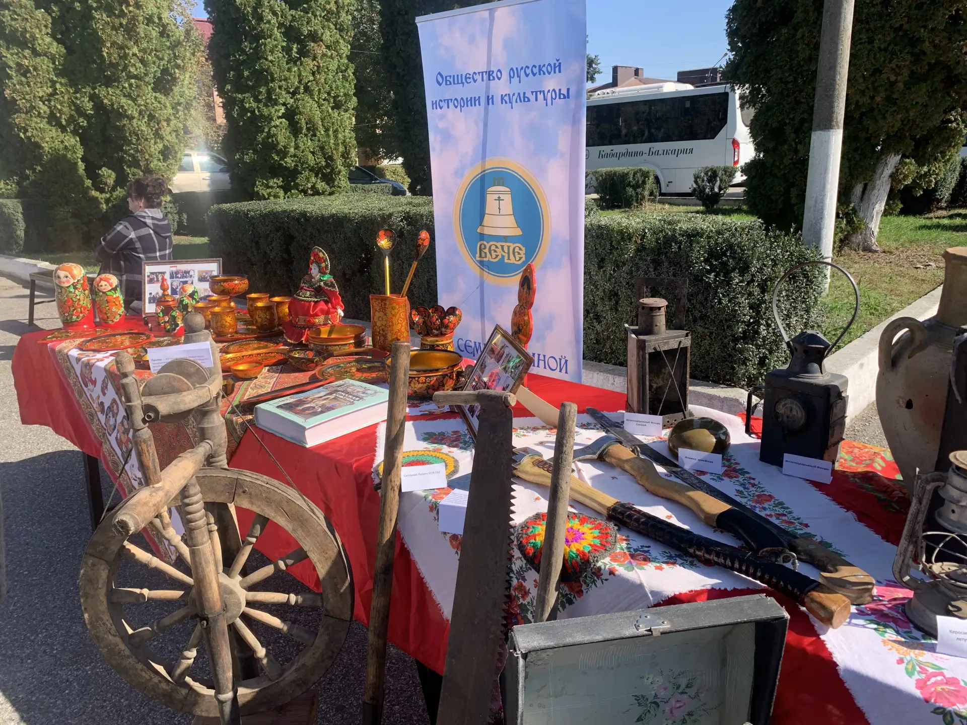 В селе Пролетарское — настоящий праздник души! Перед награждением наших героев-волонтёр...