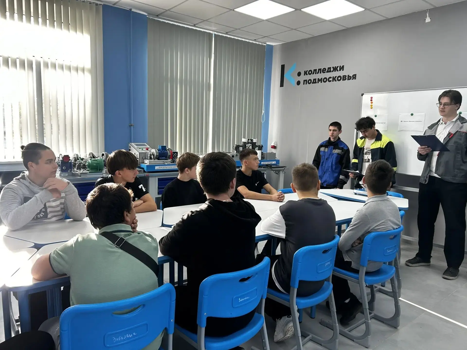На профессиональных пробах ученики МОУ -СОШ "Имена Победы" «примеряют» на себя востребо...