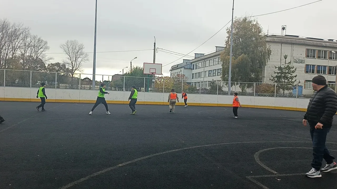 Суббота началась с футбола!