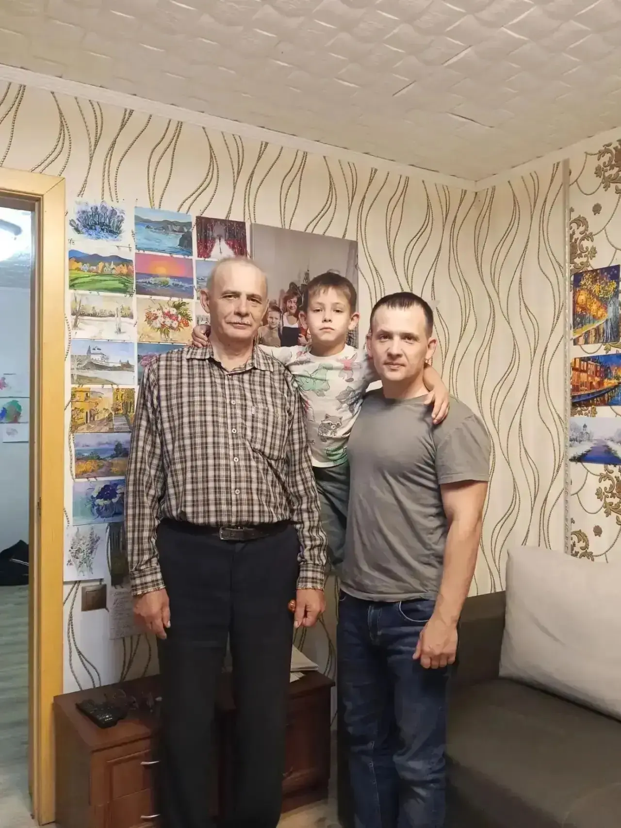 📌⚽️Мой папа любить в свободное время рыбачить. Также увлекается спортом и умеет играть...
