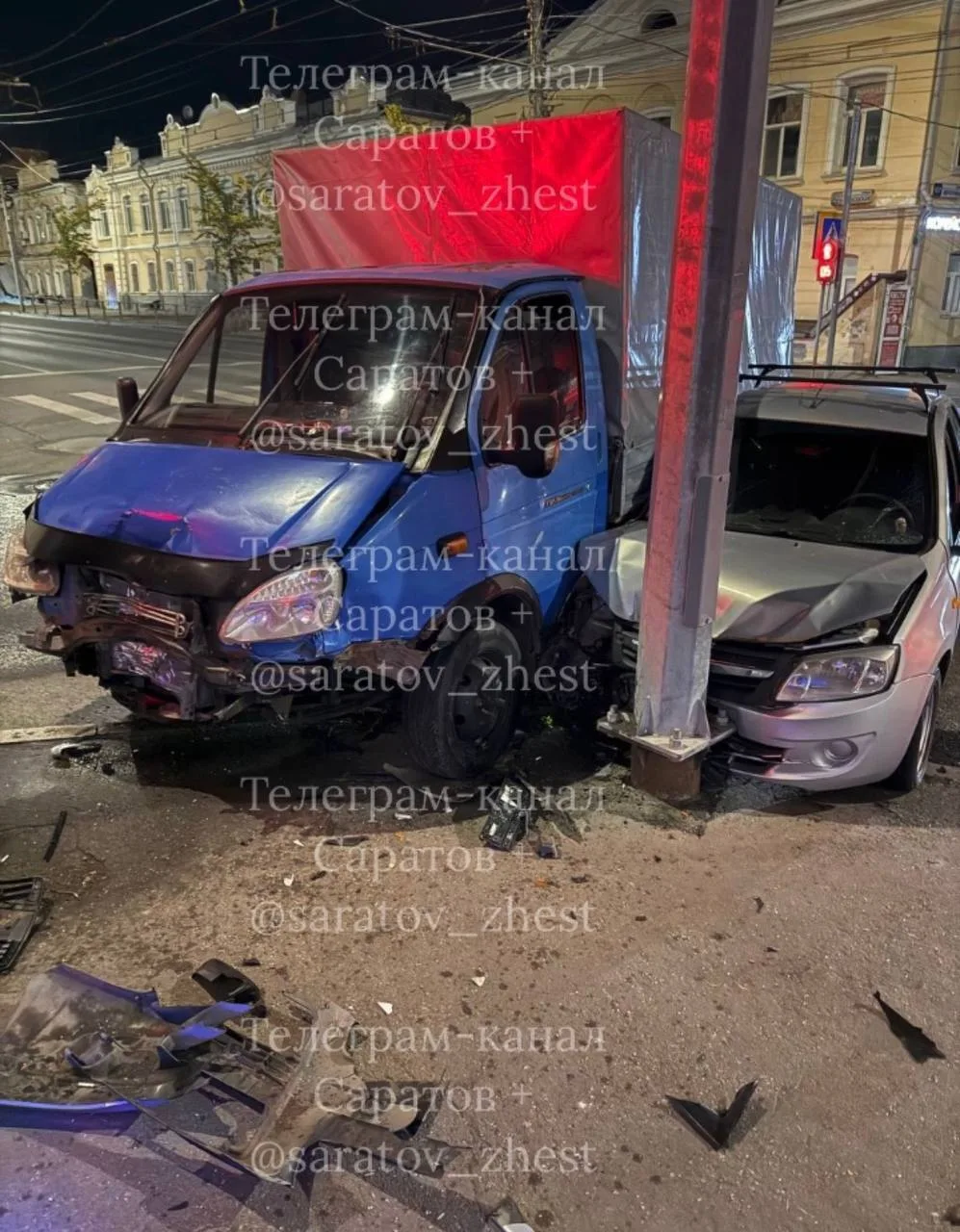 Кадры от подписчиков в места ночного аварии.