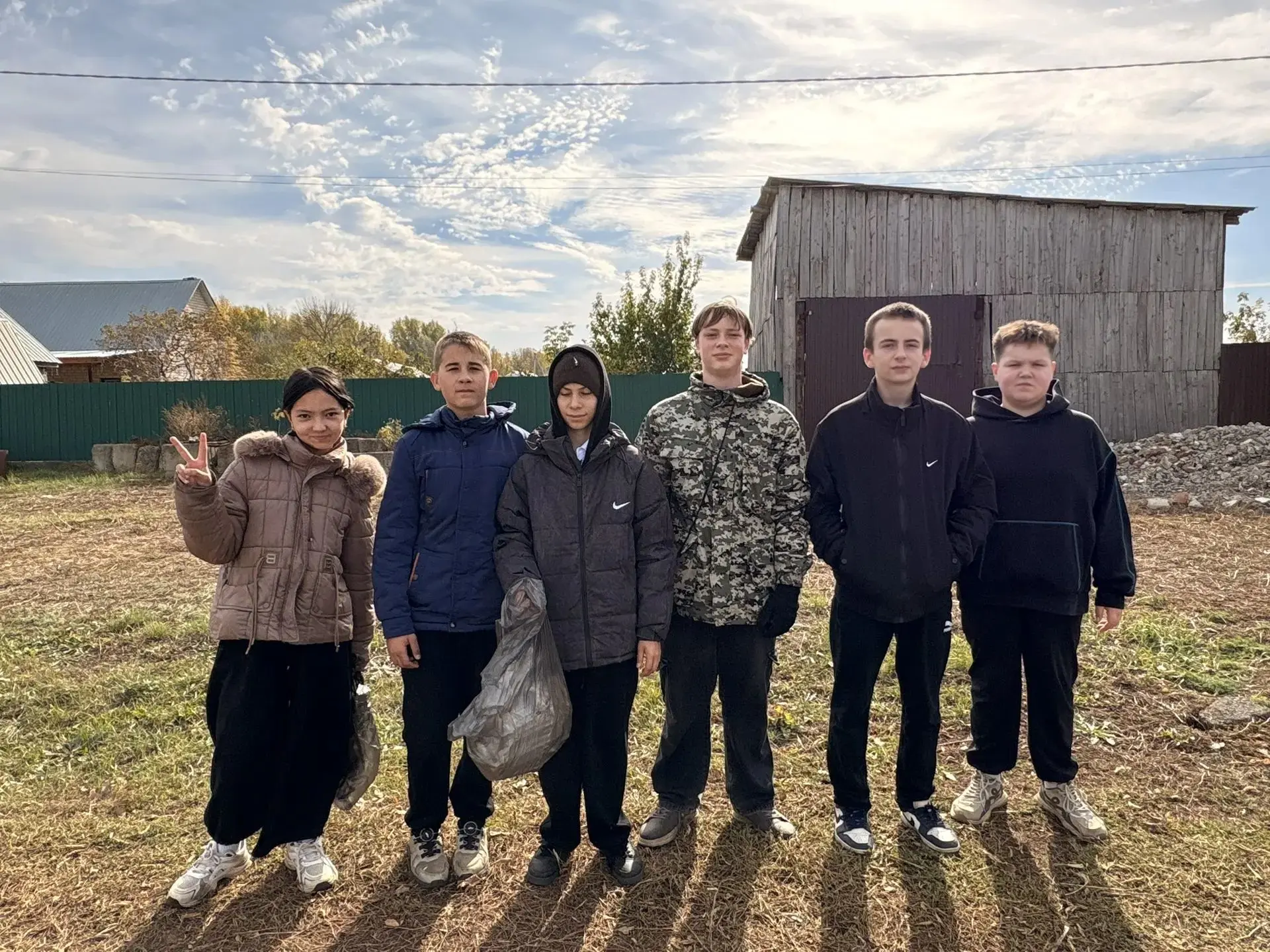 Субботник — это не только про чистые дорожки. Это про воспитание, про труд, про умение ...