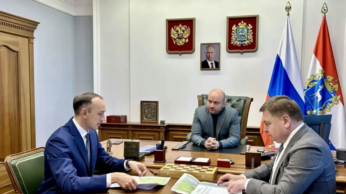 ⚡️Губернатор Вячеслав Федорищев и гендиректор «Газпром межрегионгаз Самара» Виктор Скуф...