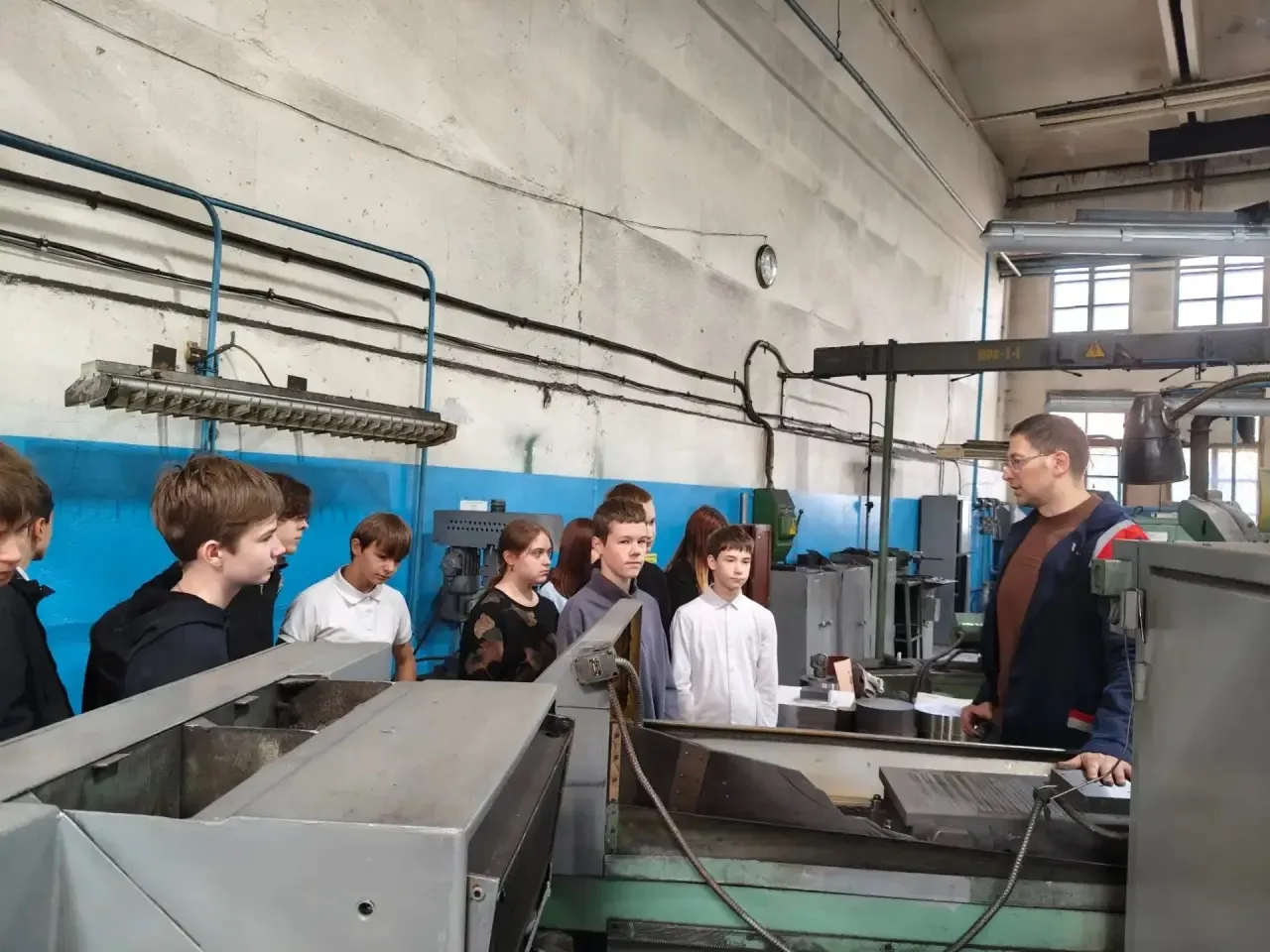 🏭 8 «Г» побывал на экскурсии по заводу АО «Электроконтакт»!