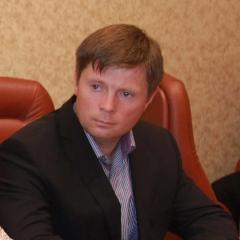 Суд переквалифицировал причину отстранения руководителя Холмогорского округа Виталия Ди...