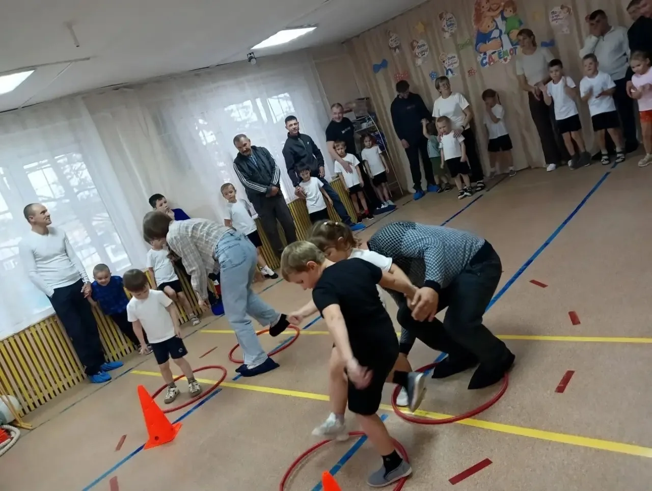 В нашем детском саду прошёл спортивный праздник, посвящённый Дню пап