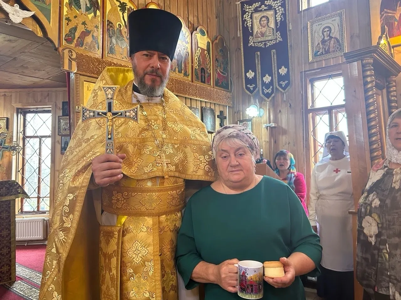 Купол и крест увенчали труды: воскресная школа в Юрюзани обретает облик