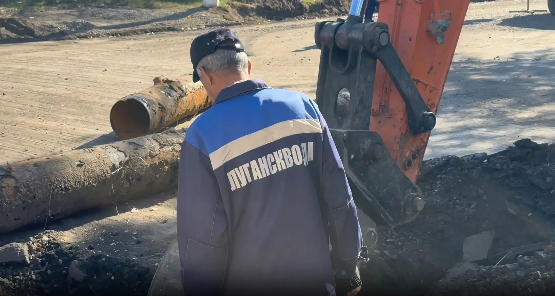 ☑️На пересечении улиц Литвинова и Земнухова в Молодогвардейске кипит масштабная совмест...